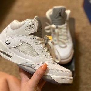 “White Metallic” Retro 5